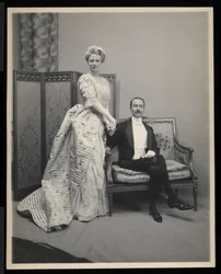 Retrato de un hombre y una mujer no identificados en el baile de James Hazen Hyde, Nueva York, 31 de enero de 1905