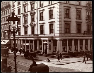 El Hotel St. James, esquina noreste de Broadway y la calle 26 o 27, Nueva York, 1896