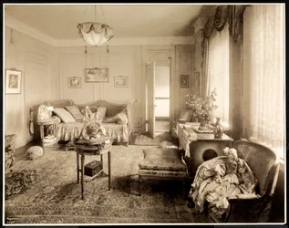 El salón de la suite 1047 en el Hotel Majestic, 1925