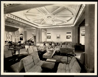 El salón, mirando al este en el Hotel White, Calle 37 y Lexington, Nueva York, 8 de marzo de 1937