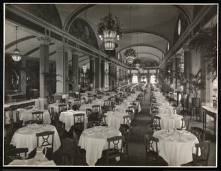 El restaurante del jardín en la azotea del Hotel Pennsylvania, 1919