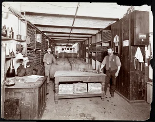 La bodega del Hotel Manhattan, 1902