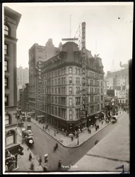 Vista del Grand Hotel en la Calle 31 y Broadway, Nueva York, c.1914 (impresión de gelatina de plata)