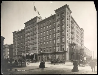 Hotel Windsor en la 5ª Avenida desde las calles 46 a 47, Nueva York, 1898