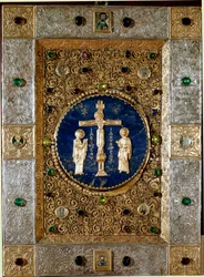 Arte bizantino: cubierta de un evangeliario decorada con hojas de oro repujadas con filigrana representando a la Virgen y San Juan. Siglo XIII. Venecia, tesoro de San Marcos