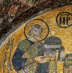 Emperador Justiniano presentando Hagia Sophia a la Virgen y el Niño (mosaico)
