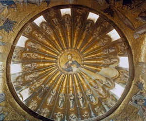 Turquía, Estambul, Iglesia de San Salvador en Chora (Santo Salvador en Chora) (Karyie Camii). Cúpula sur del nártex con Cristo en el centro. Arte bizantino realizado entre 1315 y 1321.