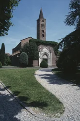 Fachada de la iglesia