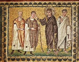 Jesús cura a dos ciegos, un apóstol detrás, siglo VI (mosaico)