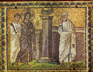 Negación de San Pedro, Jesús y un apóstol, un gallo sobre una columna, siglo VI (mosaico)