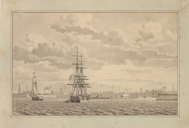 Copenhague vista desde el puerto exterior con un bergantín anclado y un balandro navegando