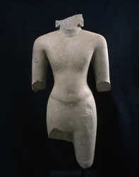 Torso de una Deidad (probablemente Vishnu), c. siglo VII