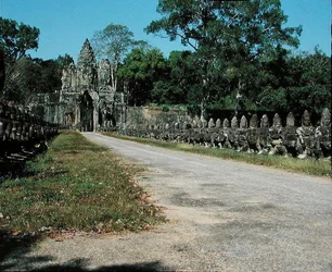 Vista de la puerta sur