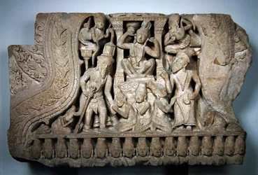 Frontón mostrando a Parvati y Shiva, estilo Bayon, de Preah Pithu, Angkor, principios del siglo XIII