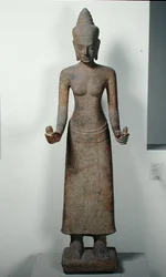 Estatua de la diosa, Lakshmi, de Preah Ko, estilo Bayon