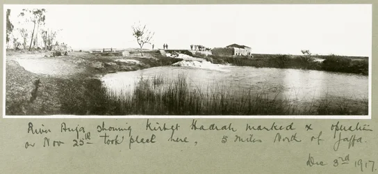 Río Auja, mostrando Khirbet Hadrah, 3 de diciembre de 1917