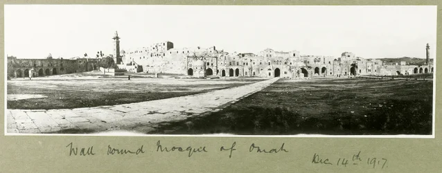 Muro alrededor de la Mezquita de Omah, 14 de diciembre de 1917