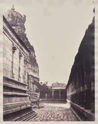 Perumal Temple Vimana desde la esquina de la corte, Madurai