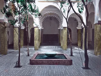 Norte de Marruecos, Tánger, patio de una embajada, fecha de la imagen: hacia 1910. Archivo Carl Simon