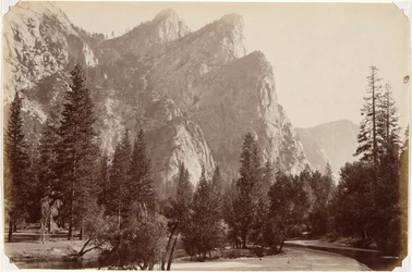 Los Tres Hermanos, 4,480 pies, Valle de Yosemite