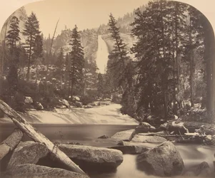 Cascada Nevada, 700 pies