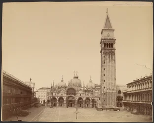 Basílica de San Marcos con campanario, Venecia