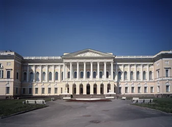 El antiguo Palacio Mikhail en San Petersburgo, 1819-1825