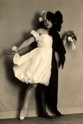 Retrato de Wanda Wulz disfrazada
