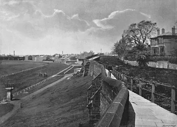 El Muro y Roodee, Chester, c. 1896