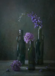 Botellas con motivos florales de Moody