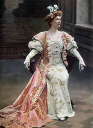 La cantante de ópera escocesa Mary Garden (1874-1967) como Orlanda en la ópera "La reine Fiammette" en París, foto de Cautin et Berger del periódico francés "Le Theatre" 11 de febrero