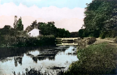 Sonning Lock en el río Támesis, Berkshire, 1926
