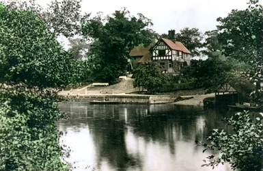 El río Dee en Chester, Cheshire, 1926