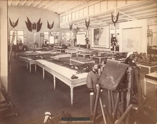 Interior del edificio del gobierno español, en la sección española de la Exposición del Centenario