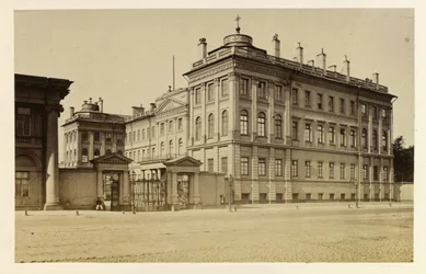El Palacio Anichkov en San Petersburgo, por Bergamasco, Charles (Karl) (1830-1896). Foto del álbum