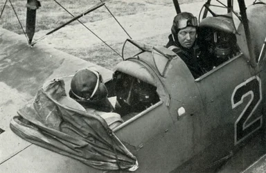Piloto de la RAF aprendiendo a volar durante la Segunda Guerra Mundial, 1941
