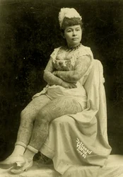 Retrato de Annie Howard, la dama tatuada, hacia 1903
