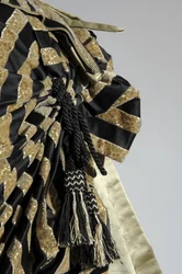 Vestido de noche, c.1884 (detalle de la cola)