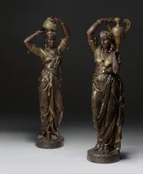 Dos antorchas de bronce en forma de mujeres indias que llevan jarrones, 1862-1865