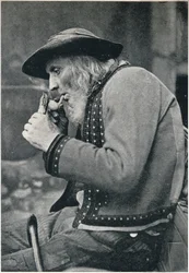 Edad, c. 1913