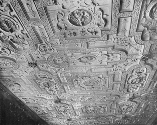 Boston House: El techo del salón, fecha 1623