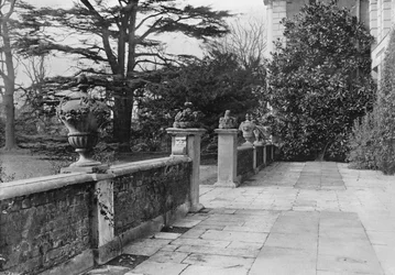 Urnas de plomo, terraza sur