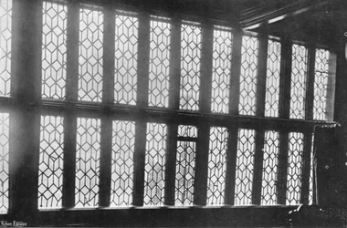 Viejas Ventanas con Vidrieras