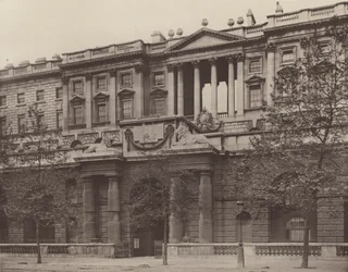 Casa Somerset, Puerta de Agua