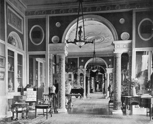 Stoke Park: El salón