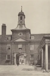 La Entrada, Palacio de Kensington