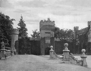 La casa de la puerta