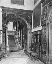 El Salón y la Escalera