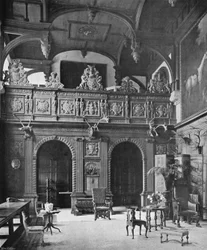 La Pantalla y la Galería del Salón