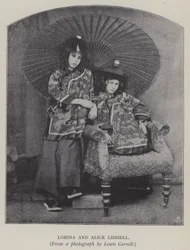 Lorina y Alice Liddell (foto en blanco y negro)